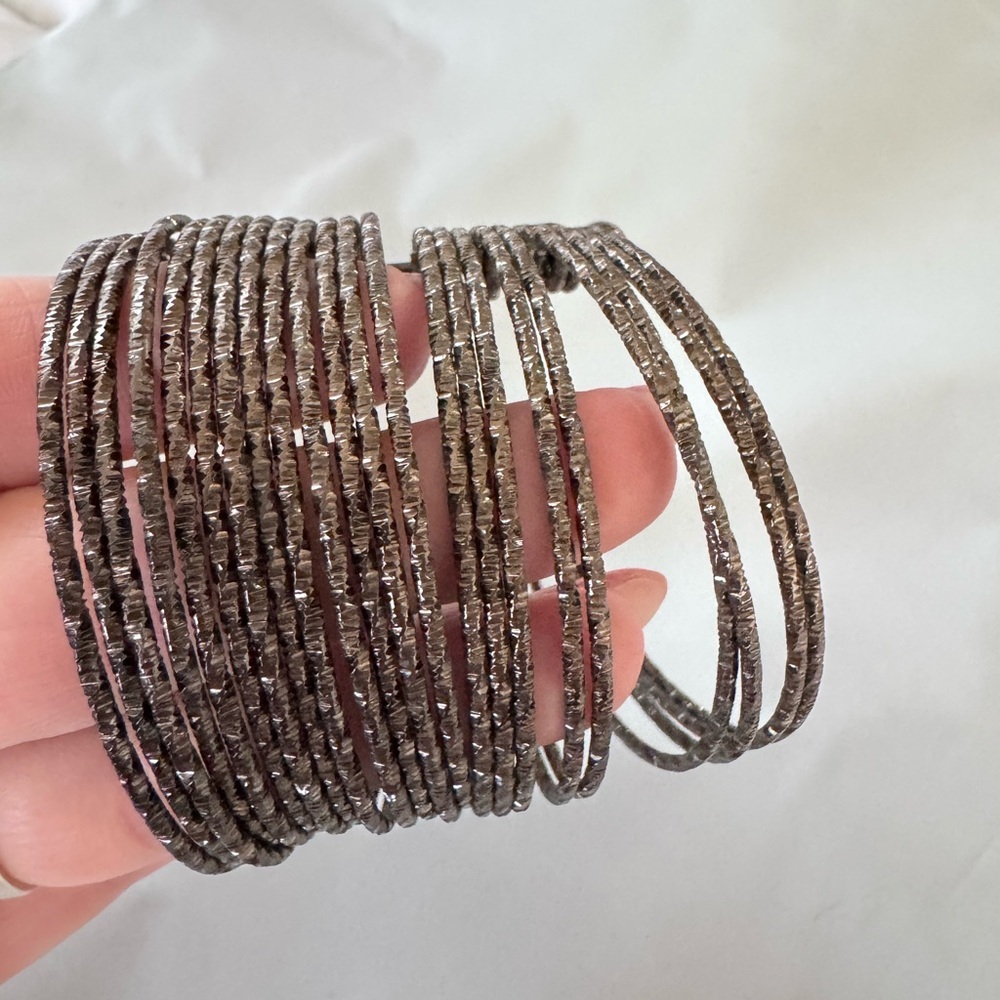 Express black metal bangle cuff - Picture 4 of 5